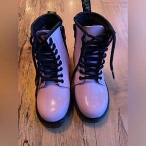 Dr Martens Delaney Kids Patent Leather Boots NEW